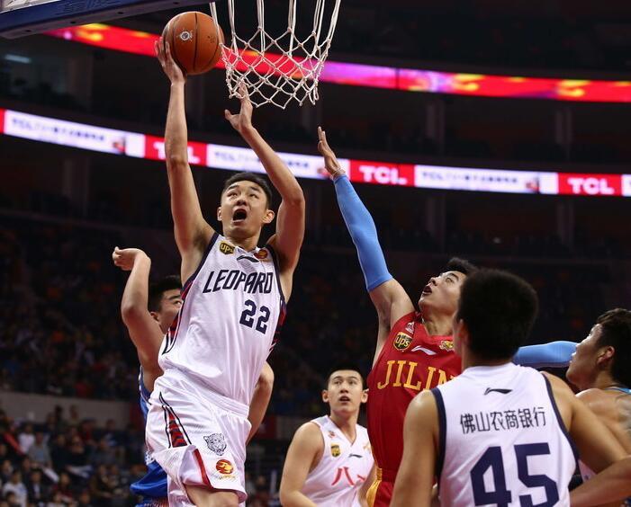 精准的长传 精准的长传